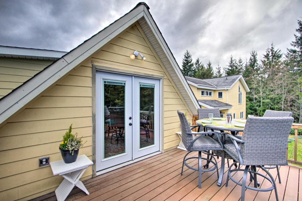 Charming Port Angeles Studio With Deck And Views! Apartment Exterior photo