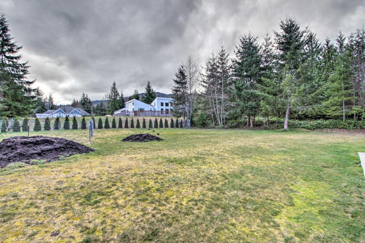 Charming Port Angeles Studio With Deck And Views! Apartment Exterior photo